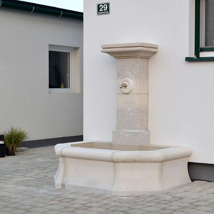 Starožitná fontánová nástěnná fontána barjac